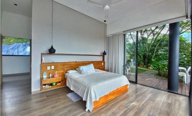 MAAT Vende Casa campestre-Villeta 4.810m2 $2.800Millones