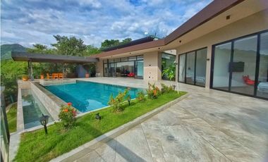 MAAT Vende Casa campestre-Villeta 4.810m2 $2.800Millones