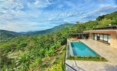 MAAT Vende Casa campestre-Villeta 4.810m2 $2.800Millones