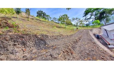 MAAT vende Casa campestre, Quebrada Honda-Villeta 4.000m2 $220Millones