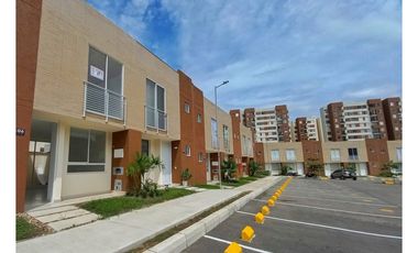 MAAT vende Casa en el Condominio - Villeta 70M2 $ 300Millones