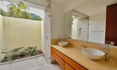 MAAT Vende Casa  en Condominio-Villeta 2.697m2 $1.590Millones