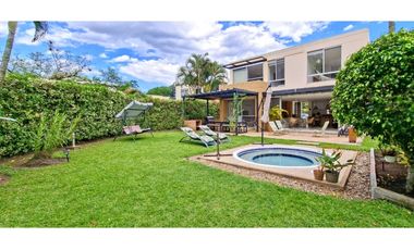 MAAT Vende Casa en Condominio-Villeta 540m2 $850Millones