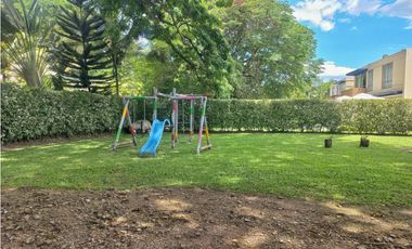 MAAT Vende Casa en Condominio-Villeta 540m2 $850Millones