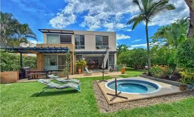 MAAT Vende Casa en Condominio-Villeta 540m2 $850Millones