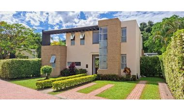 MAAT Vende Casa en Condominio-Villeta 540m2 $850Millones