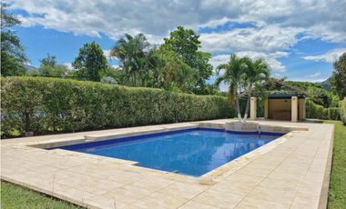 MAAT Vende Casa en Condominio-Villeta 540m2 $850Millones