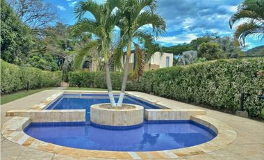 MAAT Vende Casa en Condominio-Villeta 540m2 $850Millones