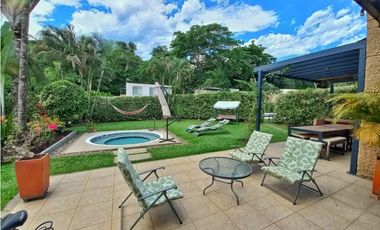 MAAT Vende Casa en Condominio-Villeta 540m2 $850Millones