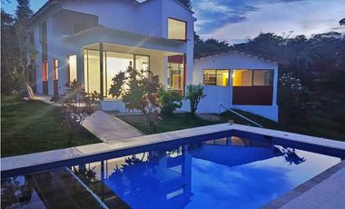 MAAT vende Casa cojunto campestre-Villeta 3.058m2 $1.300Millones