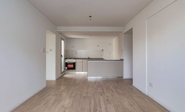 ALQUILER DEPTO 2 AMB EN CASEROS CENTRO