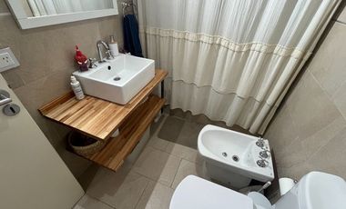 VENTA DEPTO 2 AMB + DEPENDENCIA PERMUTA CASEROS