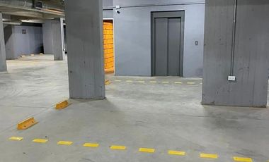 VENTA COCHERA EN HURLINGHAM