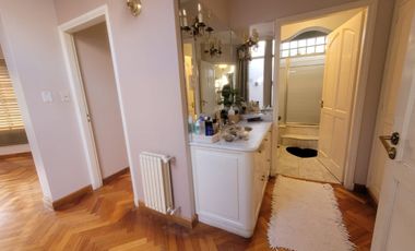 VENTA CASA CON DEPARTAMENTO Y QUINCHO