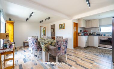 Casa moderna en venta en La Huella!!