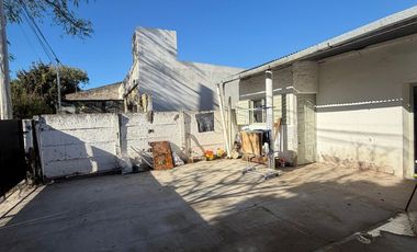 CASA EN VENTA EN TRENQUE LAUQUEN CON LOCAL