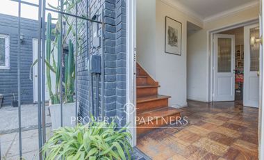 Casa Inglesa en venta a pasos de plaza Inés de Suárez