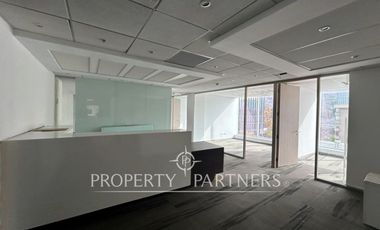 Oficina luminosa y habilitada, de 348 m2, en Providencia.