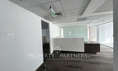 Oficina luminosa y habilitada, de 348 m2, en Providencia.