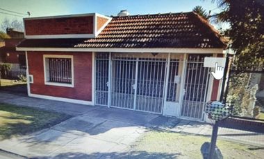 VENTA 5 AMB COCHERA QUINCHO PARQUE en R. CALZADA
