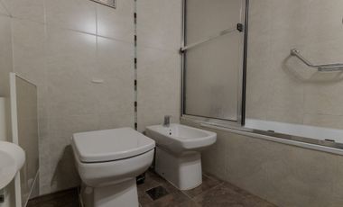 VENTA 5 AMB COCHERA QUINCHO PARQUE en R. CALZADA