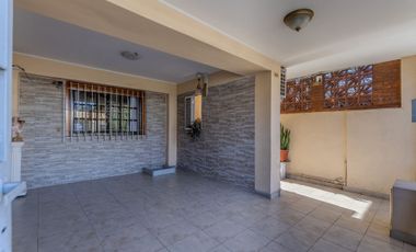 VENTA 5 AMB COCHERA QUINCHO PARQUE en R. CALZADA