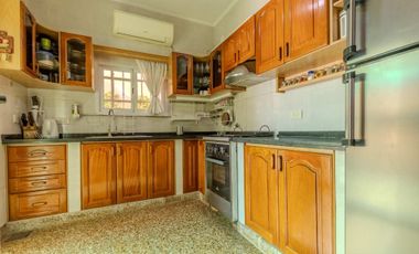 VENTA 5 AMB COCHERA QUINCHO PARQUE en R. CALZADA