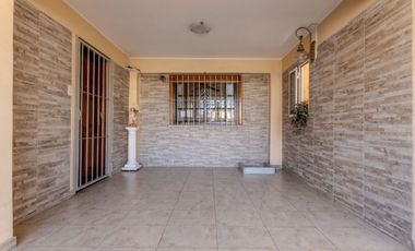 VENTA 5 AMB COCHERA QUINCHO PARQUE en R. CALZADA