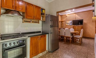 VENTA 5 AMB COCHERA QUINCHO PARQUE en R. CALZADA
