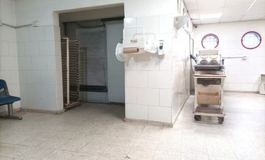 OPORTUNIDAD!!  VENTA LOCAL COMERCIAL SOBRE AVENIDA
