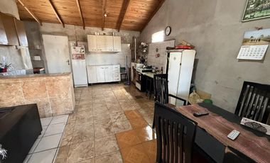 VENTA CASA 4 AMBIENTES; MORON, BUENOS AIRES
