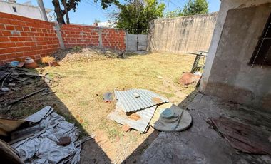 VENTA CASA 4 AMBIENTES; MORON, BUENOS AIRES