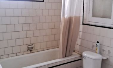 AMPLIA CASA EN ARRIENDO