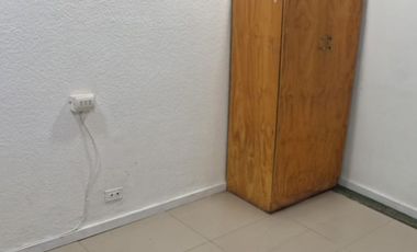 AMPLIA CASA EN ARRIENDO