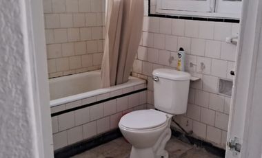 AMPLIA CASA EN ARRIENDO