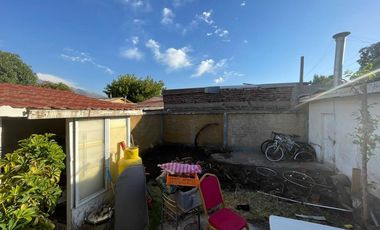 CASA CON LOCAL EN ÑUÑOA.