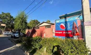CASA CON LOCAL EN ÑUÑOA.