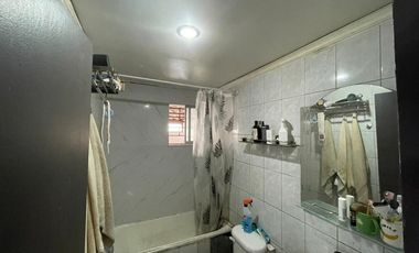 CASA CON LOCAL EN ÑUÑOA.