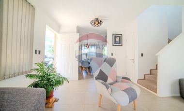Casa 3D/3B con Quincho y Jardín en Condominio