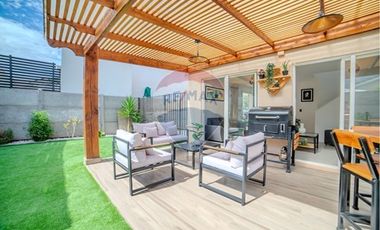 Casa 3D/3B con Quincho y Jardín en Condominio