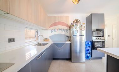 Casa 3D/3B con Quincho y Jardín en Condominio