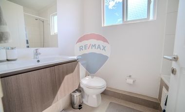 Casa 3D/3B con Quincho y Jardín en Condominio