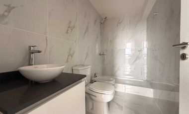 SE VENDE DEPTO DE 1 DORM CON COCHERA EN BV CENTER