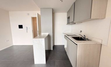 SE VENDE DEPTO DE 1 DORM CON COCHERA EN BV CENTER