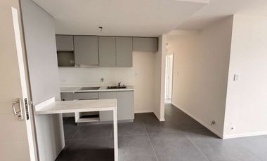 SE VENDE DEPTO DE 1 DORM CON COCHERA EN BV CENTER