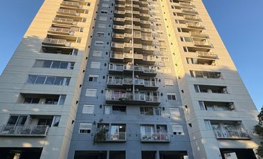 Depto 2 amb piso 21 con balcón. Imponente vista