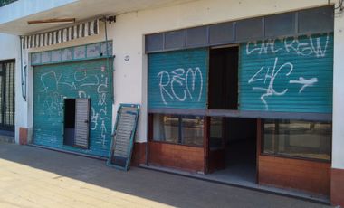 VENTA Local PASO DEL REY  A METROS DE LA ESTACION.