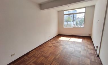 ¡Amplia Casa en Alquiler en Cercado de Lima!
