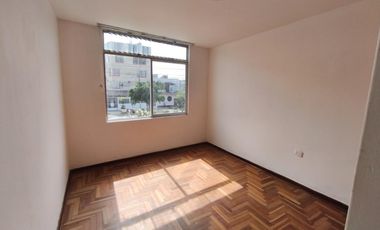 ¡Amplia Casa en Alquiler en Cercado de Lima!