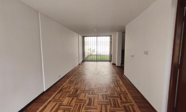 ¡Amplia Casa en Alquiler en Cercado de Lima!